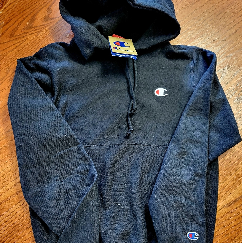 Champion Sweatshirt Black Pull Over Hoodie Size XS NWT ❤️